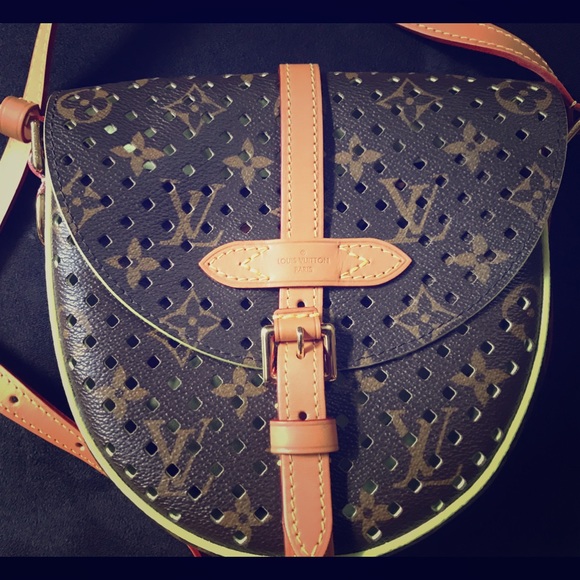 Louis Vuitton Handbags - LOUIS VUITTON HANDBAG CHANTILLY MONOGRAM FLORE